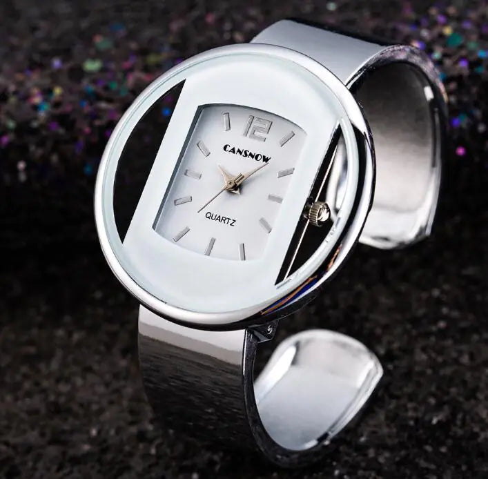 Timeless Elegance Lux Quartz Watch