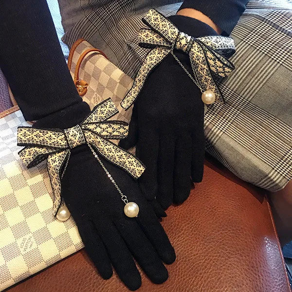 Luxury Winter Women Gloves Thick Plush Wool Black Gloves for Women Pearl Flower Bowknot Mittens for Elegant Lady Gift for Mom