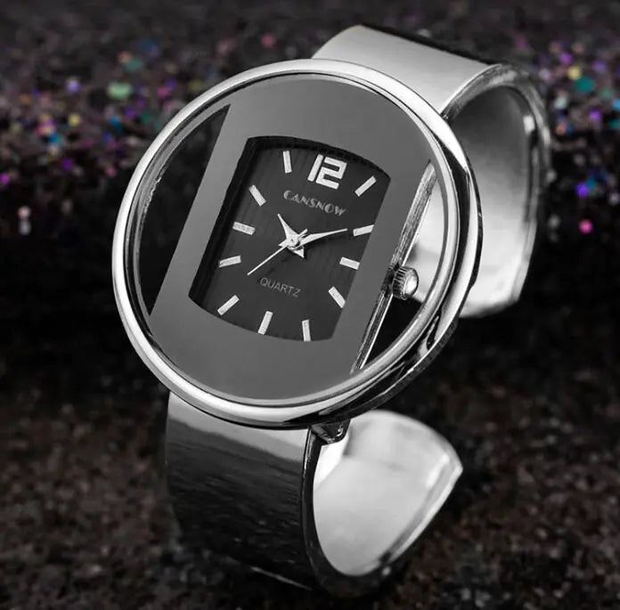 Timeless Elegance Lux Quartz Watch