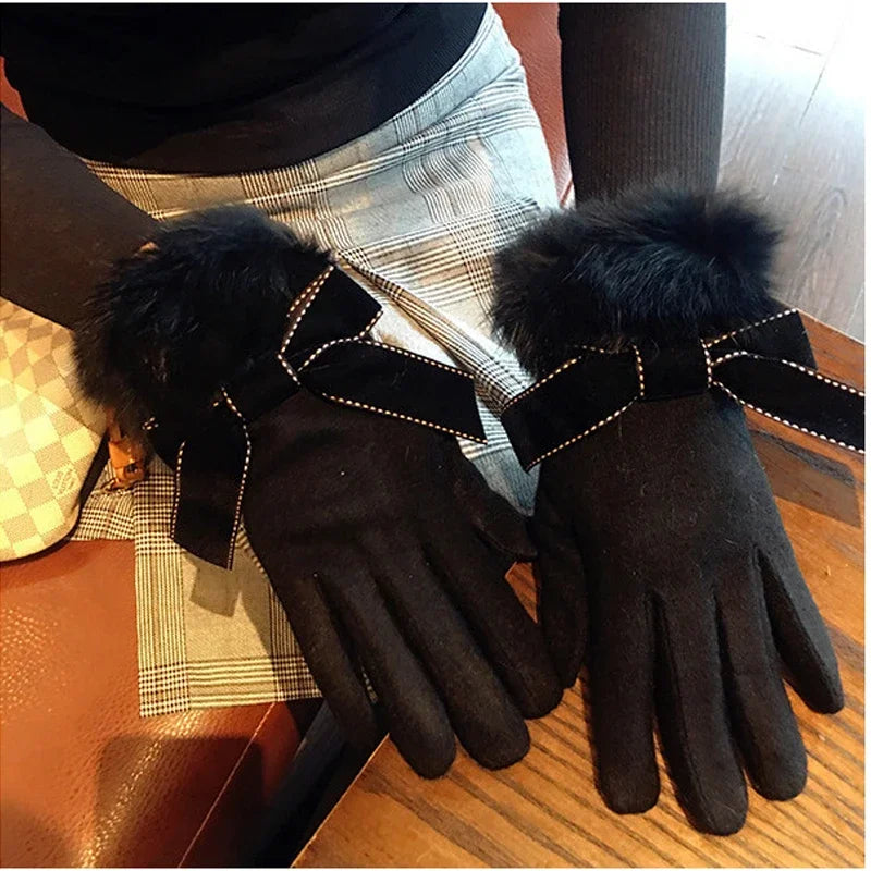 Luxury Winter Women Gloves Thick Plush Wool Black Gloves for Women Pearl Flower Bowknot Mittens for Elegant Lady Gift for Mom