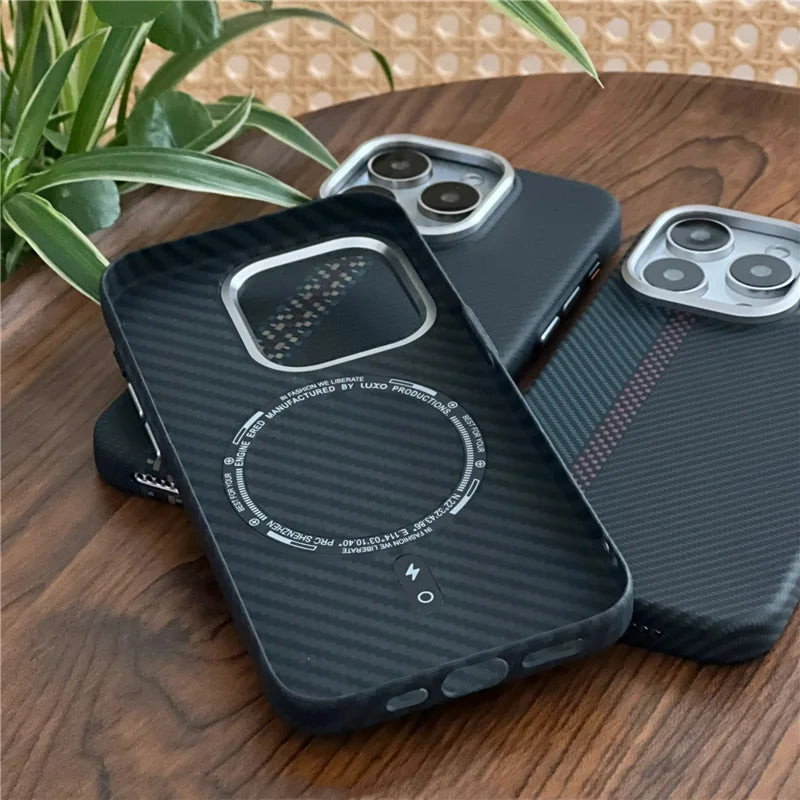 Geometric Carbon Fiber texture 3D Relief Magsafe case for iphone 13 15 14 pro 12pro 16 Pro Max Wireless Charging hard Case cover