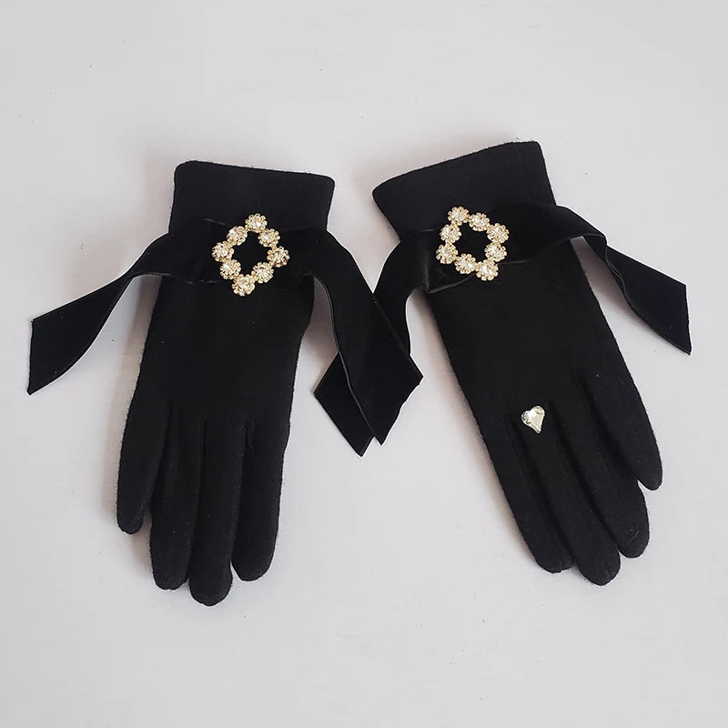 Luxury Winter Women Gloves Thick Plush Wool Black Gloves for Women Pearl Flower Bowknot Mittens for Elegant Lady Gift for Mom