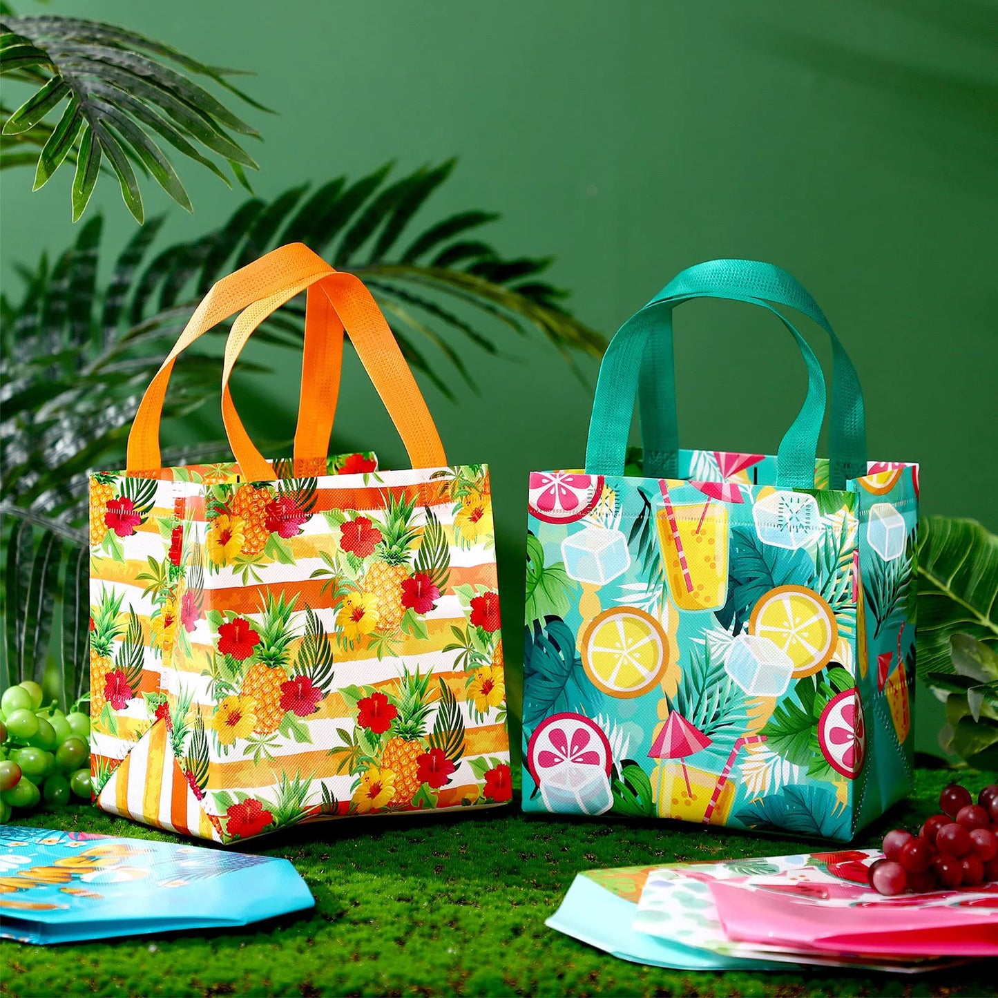 16pcs Hawaiian Gift Bags Summer Party Favor Bags Beach Watermelon Pineapple Flamingo Theme Non-Woven Tropical Gift Bags