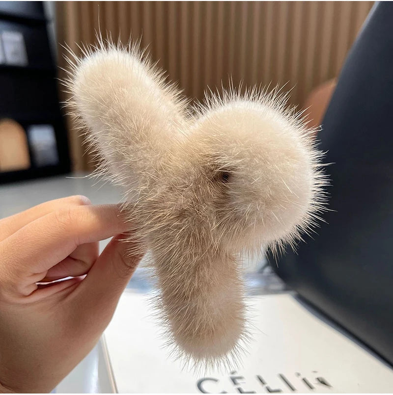 Real Mink Fur Barrettes Winter Fluffy Hair Claw Elegant Acrylic Hairpins Clip Crab Headwear for Women Girls Hair Accessories