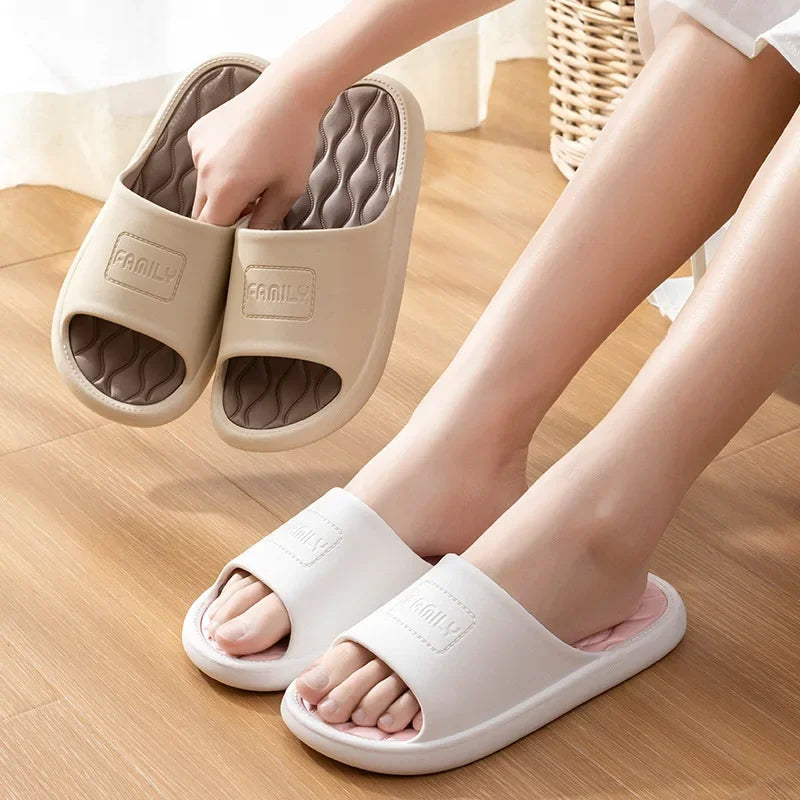 New Fashion Women Men Slippers Indoor Outdoor Flip Flops Summer Beach Sandals Soft Non-Slip Bathroom Flats Couples Home Shoes