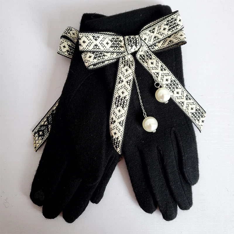 Luxury Winter Women Gloves Thick Plush Wool Black Gloves for Women Pearl Flower Bowknot Mittens for Elegant Lady Gift for Mom