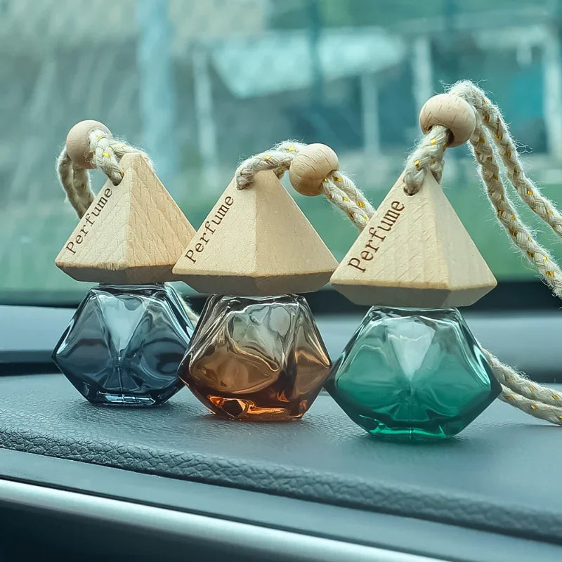 Auto Aromatherapy Fragrance Pendent Bottle Perfume Diffuser Automotive Decoration Car Hanging Glass Bottle Empty Perfume