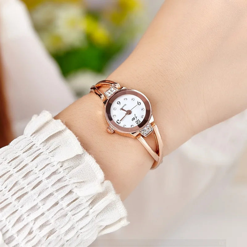 New Trendy Women Bracelet Watch Mujer Relojes Small Dial Quartz Leisure Popular Wristwatch Hour Female Elegant Watches