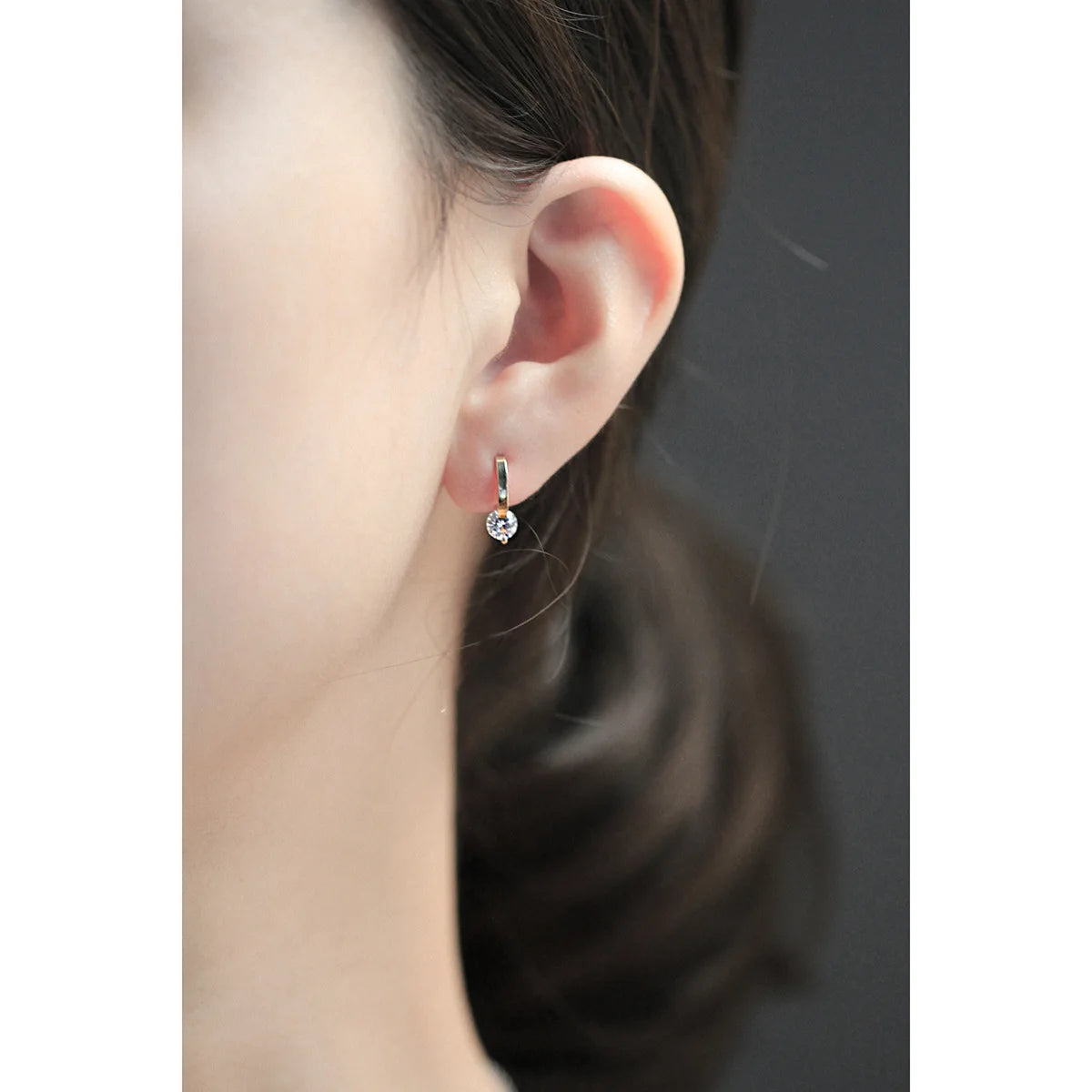 Bulbusbow 925 Silver Needle Simple Shiny Zircon Gold Plated Crystal Stud Earrings for Women.